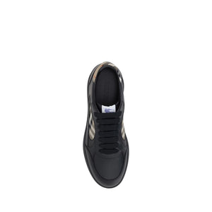 Burberry Black Calf Leather Bos Taurus Low Top Sneakers